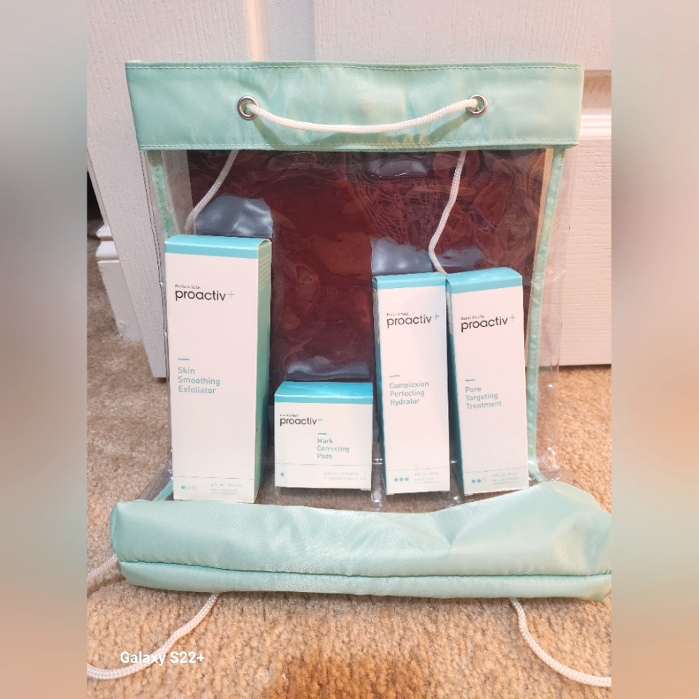 PROACTIV+ SKINCARE (COMES W/ FREE GIFT)
